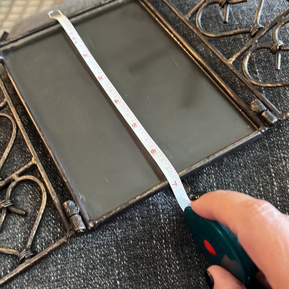 Two Rustic Heart metal frames. - Picture 9 of 10